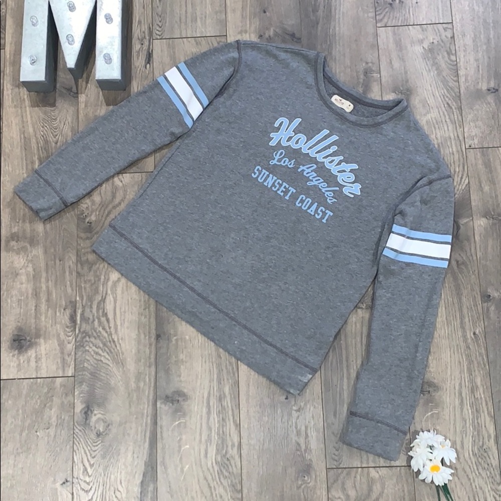 🎀4/$15🎀 Hollister Crewneck Sweater